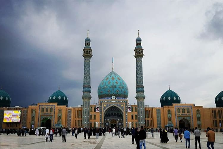 دعای عهد؛ دریچه ای به دلبستگی با امام زمان عج + متن و ترجمه دعا