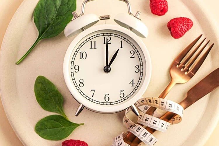 رژیم غذایی فستینگ چیست +راهنمای جامع روزه داری متناوب
